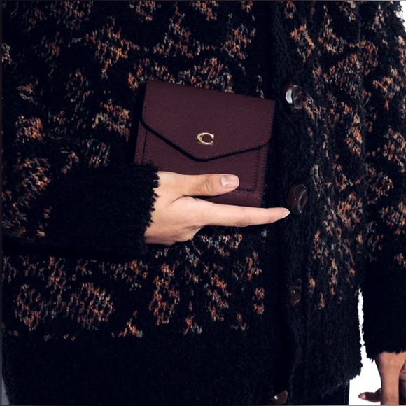 COACH Brand New “Wyn” Tri-Fold Envelope Leather Wallet, Brass/Merlot - Picture 8 of 9